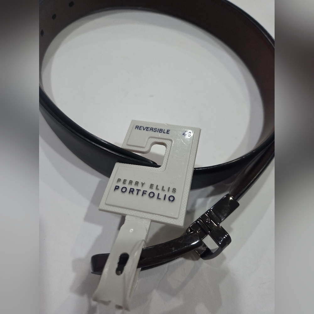 NET Perry Ellis Reversible Black/Brown Leather Belt Sz.44/110 - Picture 2 of 4